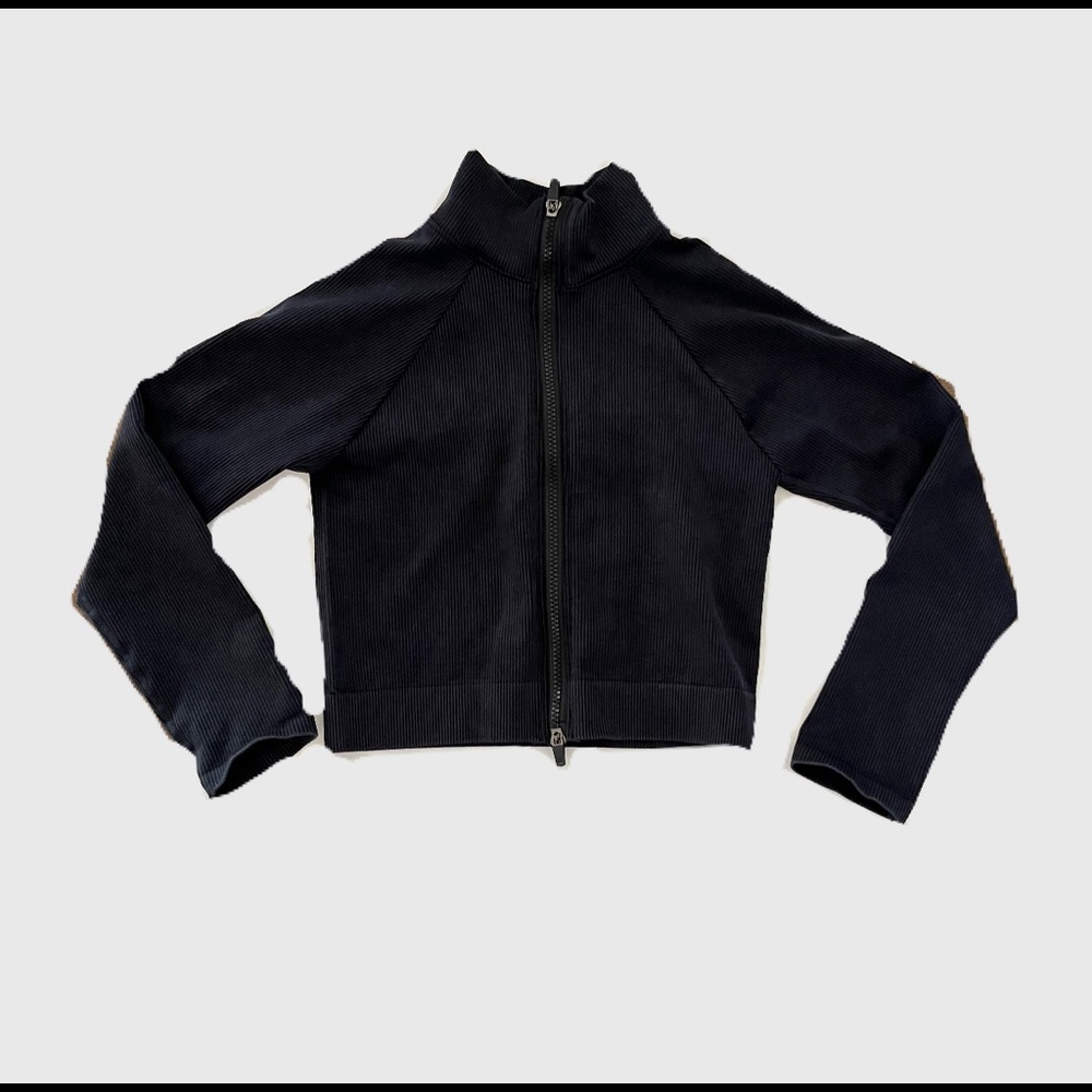 Black Athletic Top Mono B